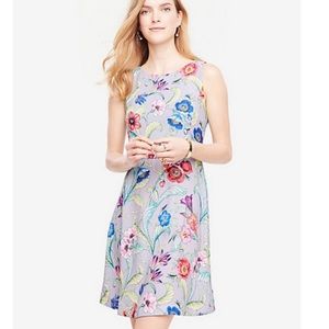 💐HOST PICK💐 Ann Taylor Fit and Flare floral dress